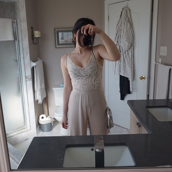 Cream lace bodysuit - Picture 2 of 5